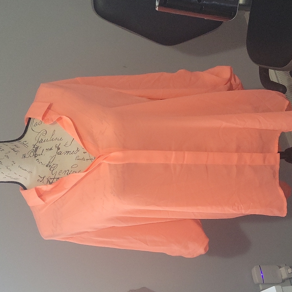 Brand new High-lo Apt 9 blouse